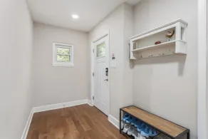 Charming 4-Bedroom Retreat House - Image 2
