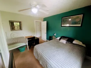Central Suite with Creative Flair - Image 3