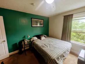 Central Suite with Creative Flair - Image 2
