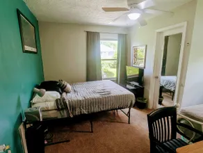 Central Suite with Creative Flair - Image 5