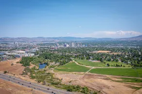 The Deco Retreat - UNR - Pet Friendly - Image 3