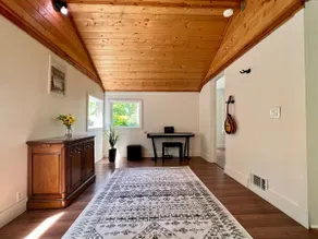 Charming Cottage - Image 3