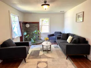 Charming Cottage - Image 2