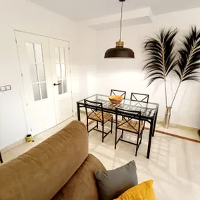 2 bedrooms right on the beach and free parking in Manilva - Image 2