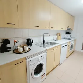 2 bedrooms right on the beach and free parking in Manilva - Image 4