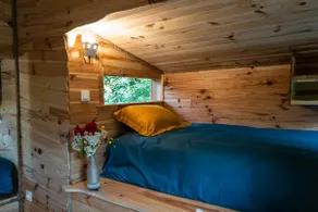Cabin at the edge of the woods - Image 3