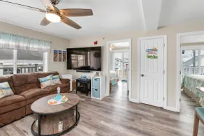 2 BR, Steps to Beach, Pet Friendly, Island Section - Image 4