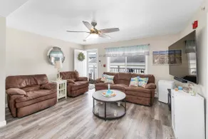 2 BR, Steps to Beach, Pet Friendly, Island Section - Image 2