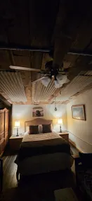 Rustic Downtown Hideaway - Image 2