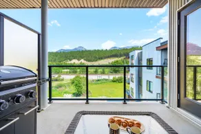 Top-Floor 2BR Golden Haven | Private Balcony + BBQ - Image 5