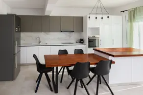 Rhodes Central Suite - Image 4