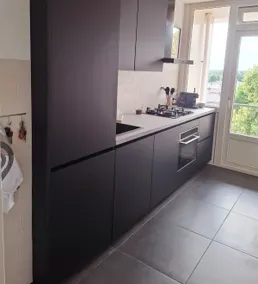 Apartment with skyline view - Image 5
