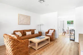 Lg 2B Villa Sleeps 5 -Near beach - Image 4