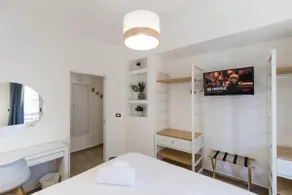 Apartment in the City Center - Image 2