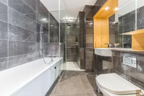 Luxury Stay with Scenic Views - Image 3