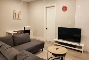 Luxurious Private Studio - Image 5