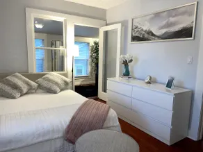 Modern Comfort in Vibrant Thornton Park - Image 3