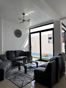 House with heated pool and A/C in exclusive area - Image 3
