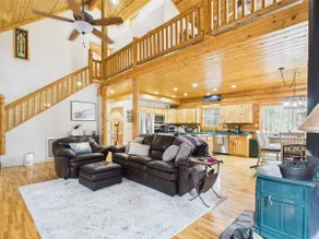 Misty Mountain Chalet- Pets•EV•Trails•Views•2acres - Image 3