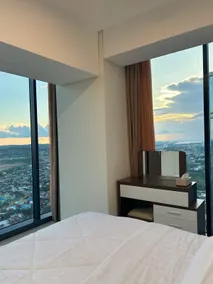 53rd Floor, 2 BR, Netflix, Apt with view by SKY - Image 4