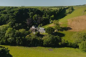 An Olde English Cottage ~ Private Gated Grounds - Image 4