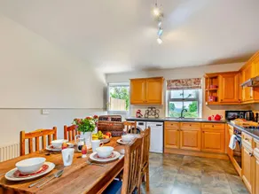 Cowslip Cottage The Cud Life-Farmstay countryside - Image 4