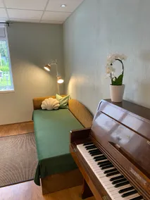 Spacious studio apartment - Image 4