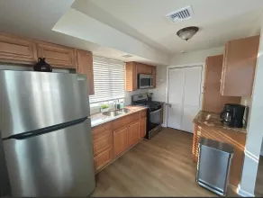 3 bed+Q pullout couch 2-floors condo - Image 2