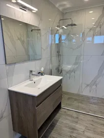 Gold Coast Luxury Studio - Image 3