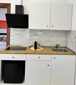 Gold Coast Luxury Studio - Image 2