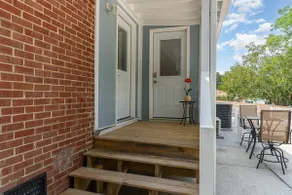 Sleek Renovated Studio Just (2).Downtown Durham - Image 2