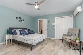 Sleek Renovated Studio Just (2).Downtown Durham - Image 4