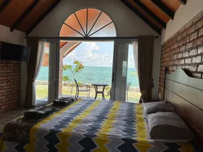Private Villa on the water - Image 4