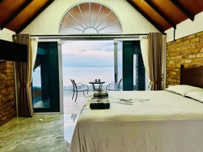 Private Villa on the water - Image 5