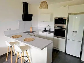 Charming 2-bedroom with terrace - Image 5