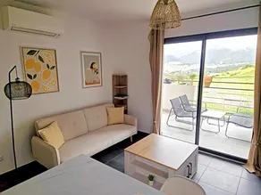 Charming 2-bedroom with terrace - Image 2