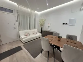 A Paradise in Madrid - Image 4