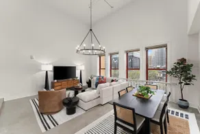 Designer Loft Penthouse in the Heart of Downtown - Image 4