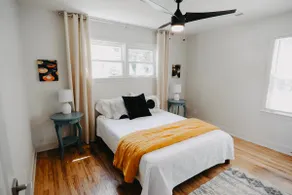 Monthly Rates, 2 BRs, Queen Beds, Central Location - Image 3