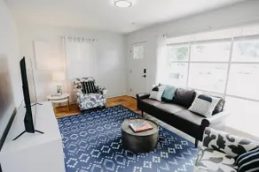 Monthly Rates, 2 BRs, Queen Beds, Central Location - Image 2