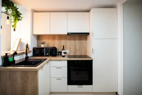 Host House - Image 4