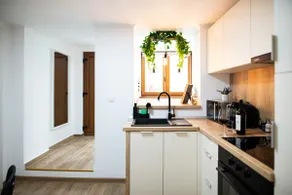 Host House - Image 3