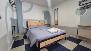 Group Accommodation 10 min from Airport - Image 4
