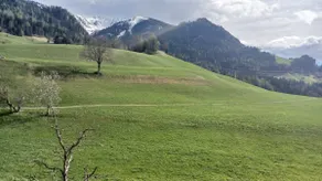 Vacation home with mountain view - Image 3