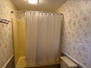 Charming 2-Bedroom Cottage - Image 5