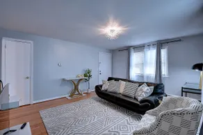 Charming & Central Condo - Image 3