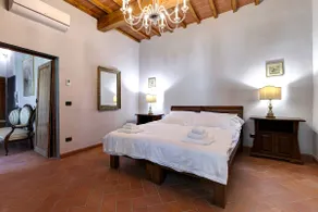 Le Mortinete Farmhouse: Leccino Chianti's View - Image 2