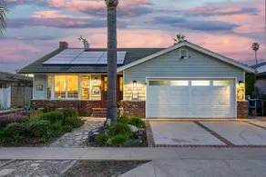 Spacious Beach house 3/2 pool! Short walk to sand! - Image 2