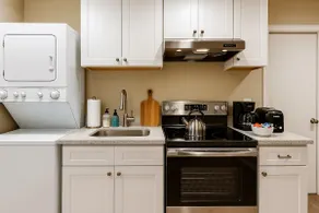 Homey 1BR APT in SSFO | w/ Washer + Dryer + WiFi - Image 3