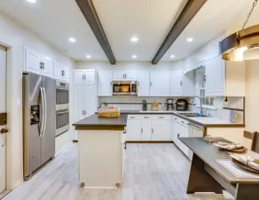 Modern 4BR 2BA Villa Near Bucknell with Pool - Image 5
